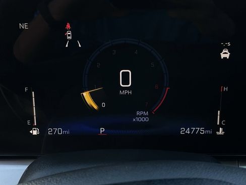 Used 2025 Chevrolet Trax LT image 15