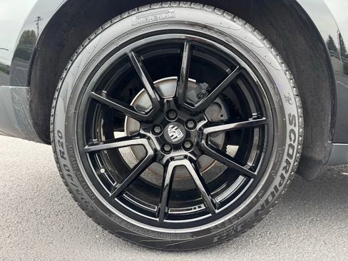 Used 2018 Porsche Macan image 17