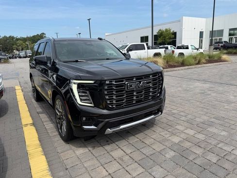 Used 2025 GMC Yukon Denali Ultimate AWD/4WD image 4