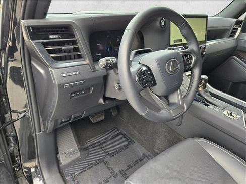 Used 2025 Lexus GX 550 w/ Accessory Package (Z1) image 10