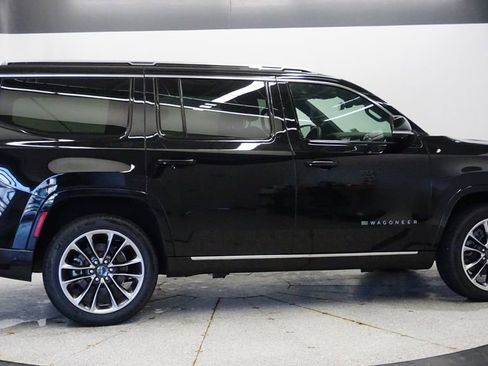 Used 2023 Jeep Wagoneer Series III w/ Premium Group I image 8