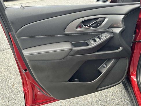 Used 2023 Chevrolet Traverse LT image 17