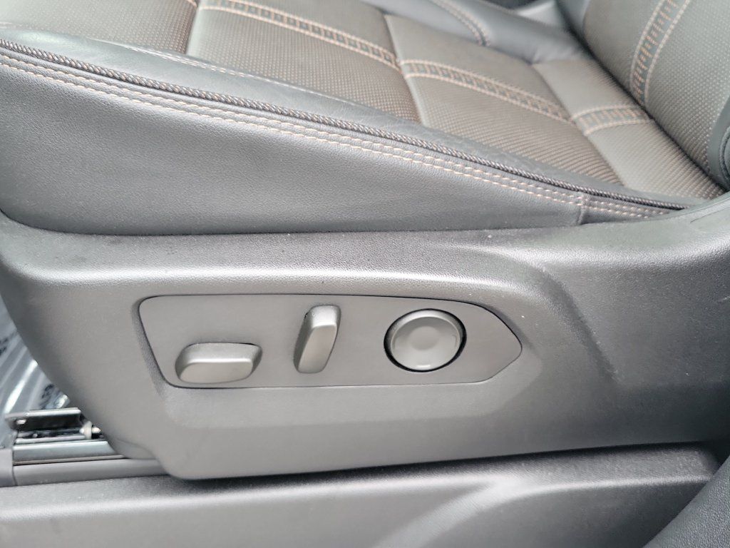 Used 2025 Chevrolet Tahoe High Country AWD/4WD image 27
