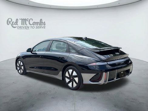 Used 2025 Hyundai Ioniq 6 SE RWD image 3