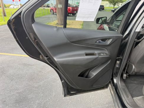 Used 2022 Chevrolet Equinox LT FWD image 19