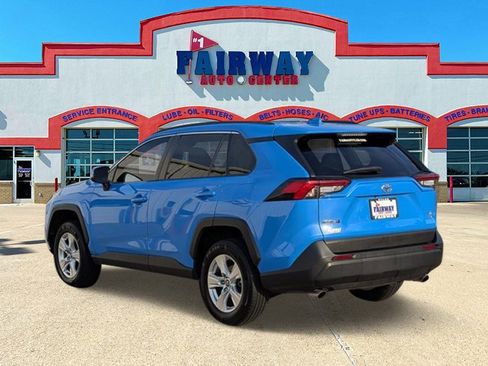 Used 2021 Toyota RAV4 XLE image 6