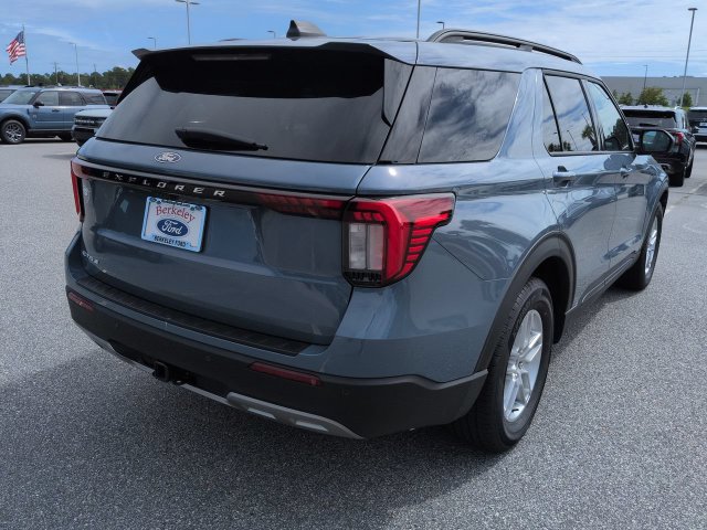 New 2027 Ford Explorer Active w/ Active Comfort Package RWD image 4