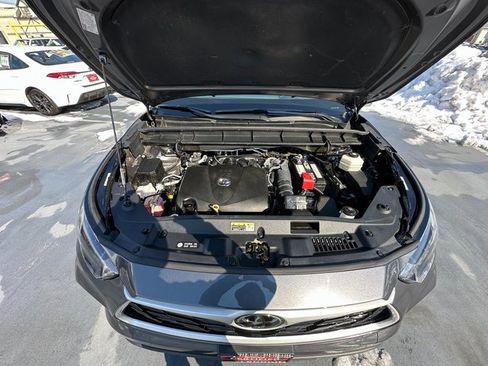 Used 2021 Toyota Highlander XLE image 8