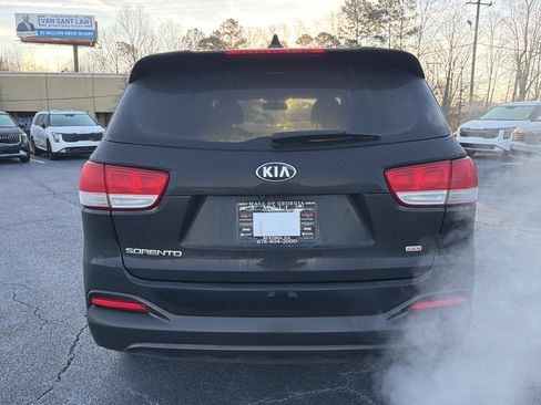 Used 2018 Kia Sorento LX image 6