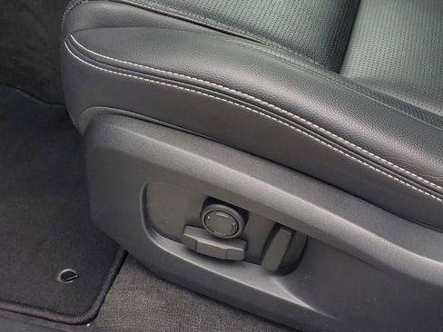 Used 2024 Jaguar F-PACE R-Dynamic S image 9