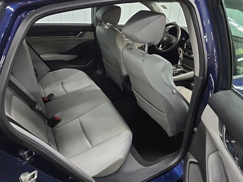 Used 2018 Honda Accord EX image 18