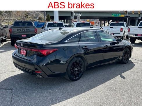 Used 2019 Toyota Avalon XSE image 7