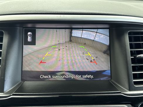 Used 2020 Nissan Pathfinder S image 26