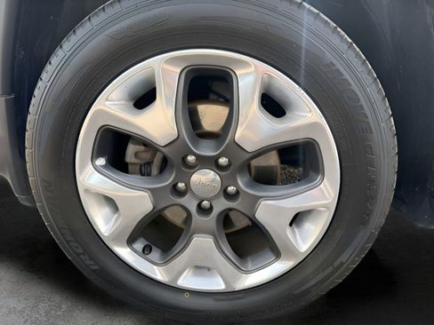 Used 2019 Jeep Compass Limited image 26