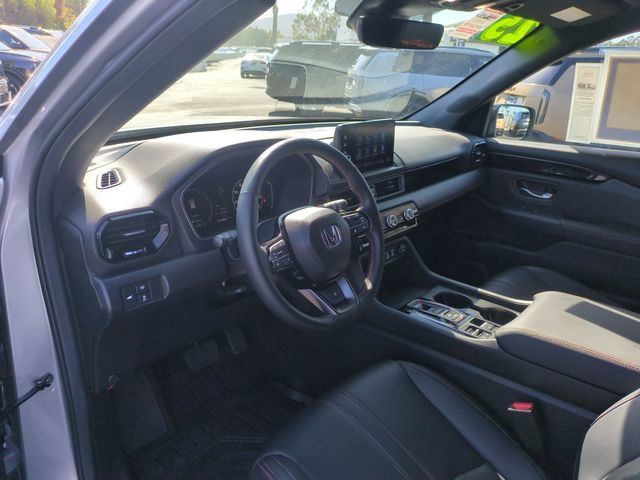 Used 2025 Honda Pilot TrailSport image 14