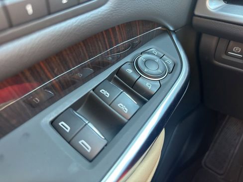 Used 2025 Cadillac XT4 Premium Luxury w/ Technology Package image 11