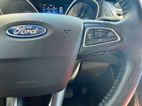 Used 2015 Ford Focus Titanium FWD image 36