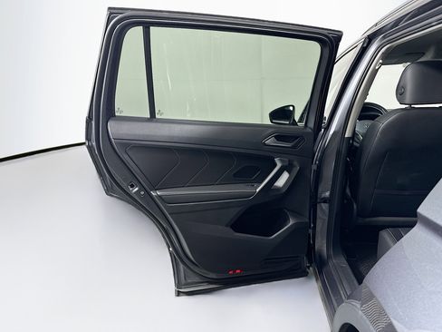 Used 2023 Volkswagen Tiguan SE image 25