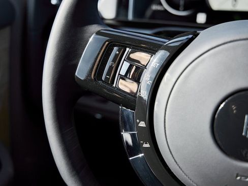 Used 2025 Rolls-Royce Phantom Sedan RWD image 68