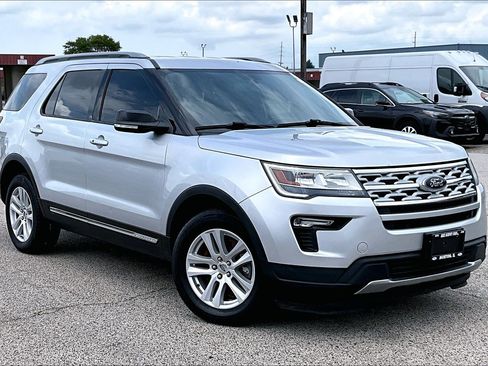 Used 2018 Ford Explorer XLT w/ Equipment Group 201A AWD/4WD image 36
