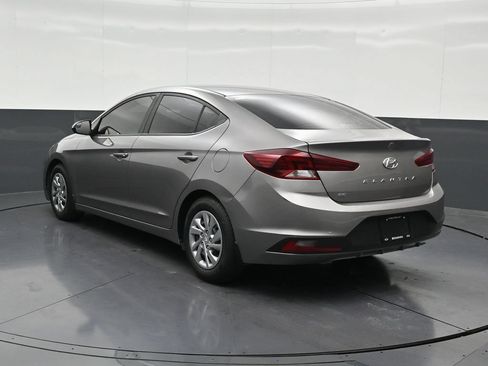 Used 2020 Hyundai Elantra SE FWD image 3