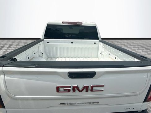 Used 2025 GMC Sierra 1500 SLT AWD/4WD image 29