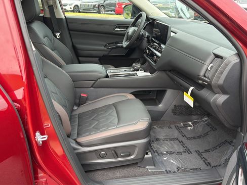 New 2026 Nissan Pathfinder Platinum w/ Cargo Package FWD image 14