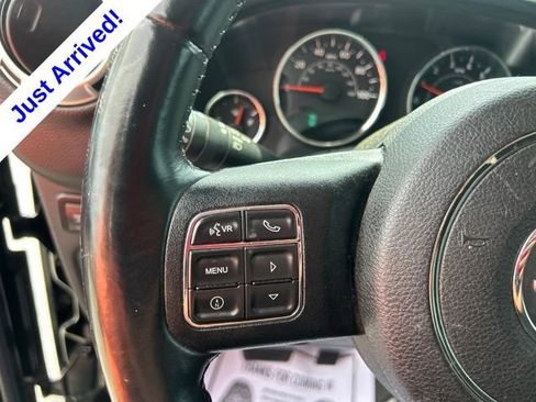 Used 2016 Jeep Wrangler Unlimited Rubicon w/ Connectivity Group AWD/4WD image 18