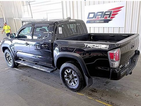 Used 2022 Toyota Tacoma TRD Off-Road w/ TRD Premium Off Road Package AWD/4WD image 7