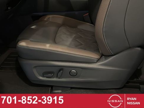 New 2026 Nissan Pathfinder Platinum AWD/4WD image 36
