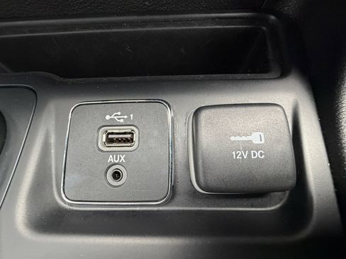 Used 2020 Jeep Cherokee Trailhawk w/ Cold Weather Group AWD/4WD image 29