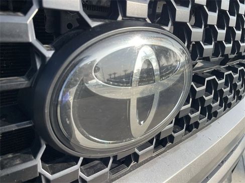 Used 2018 Toyota Tundra SR image 28