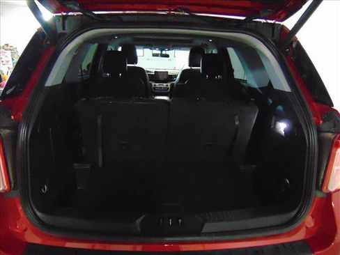 Used 2023 Ford Explorer XLT w/ Equipment Group 202A AWD/4WD image 7