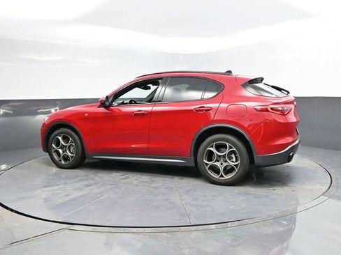 Used 2023 Alfa Romeo Stelvio Ti image 5