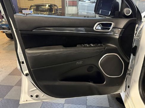 Used 2014 Jeep Grand Cherokee SRT8 w/ Luxury Group II image 26