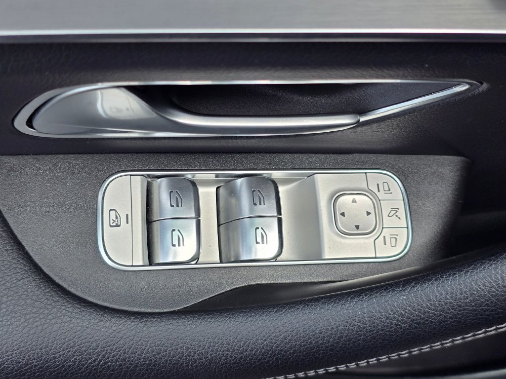 Used 2025 Mercedes-Benz GLS 450 4MATIC image 34