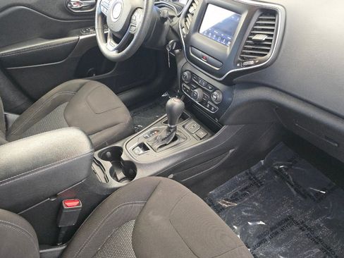Used 2020 Jeep Cherokee Latitude FWD image 17
