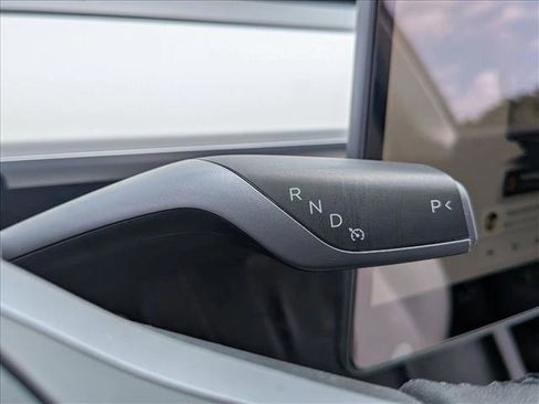 Used 2022 Tesla Model Y Performance image 22