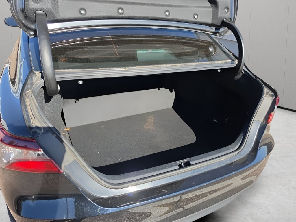 Used 2022 Toyota Camry LE FWD image 14