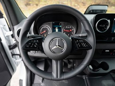 New 2025 Mercedes-Benz Sprinter 2500 image 13