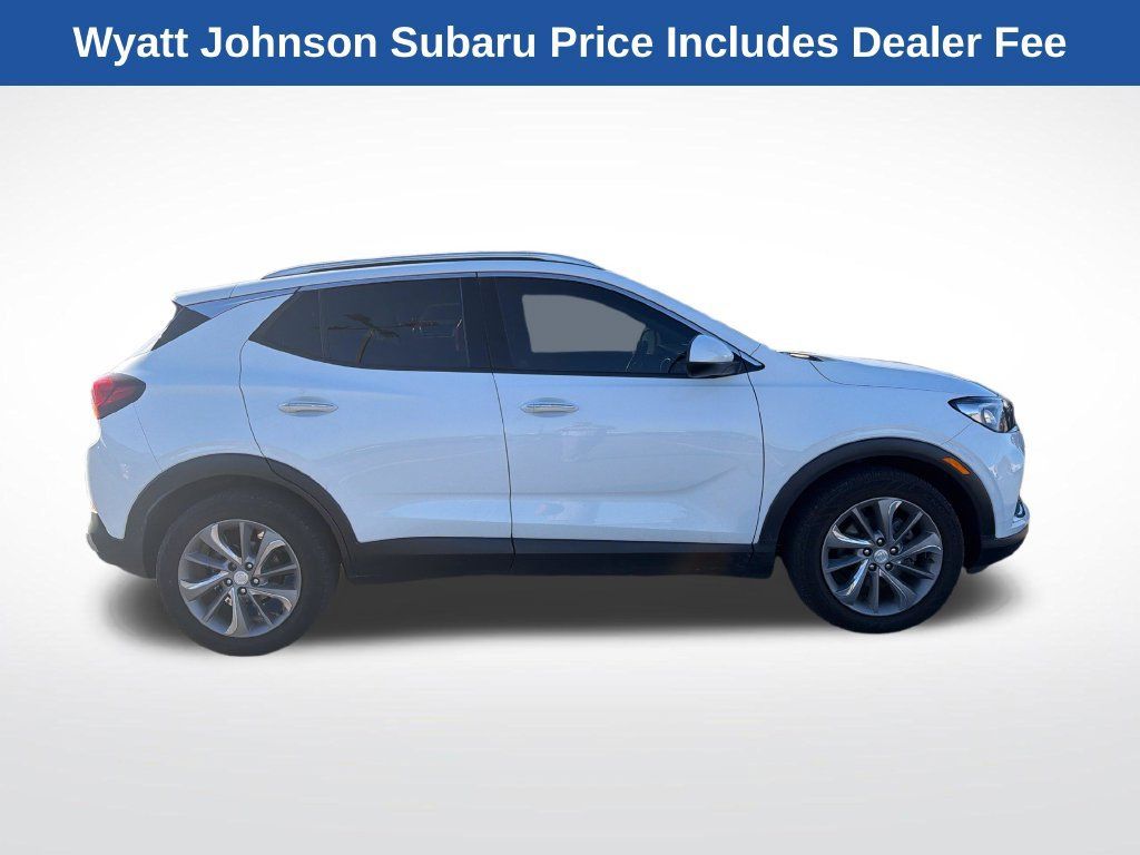 Used 2022 Buick Encore GX Essence w/ Experience Buick Package FWD image 12