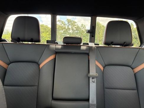Used 2026 GMC Canyon AT4 w/ Technology Plus Package AWD/4WD image 9