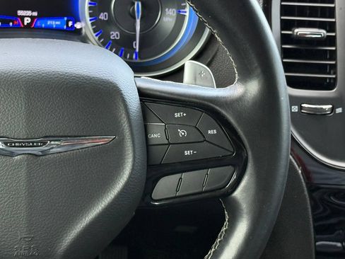 Used 2022 Chrysler 300 S RWD image 15