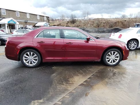 Used 2019 Chrysler 300 Touring L w/ Quick Order Package 22F image 6