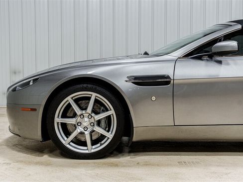 Used 2008 Aston Martin V8 Vantage Roadster RWD image 3