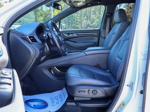 Certified 2023 Buick Enclave Essence image 8