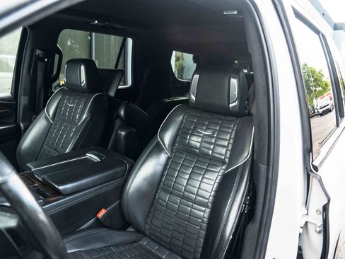 Used 2021 Cadillac Escalade Sport Platinum w/ LPO, ONYX Package AWD/4WD image 21