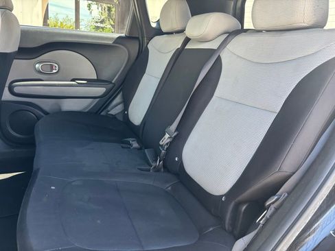Used 2015 Kia Soul image 17