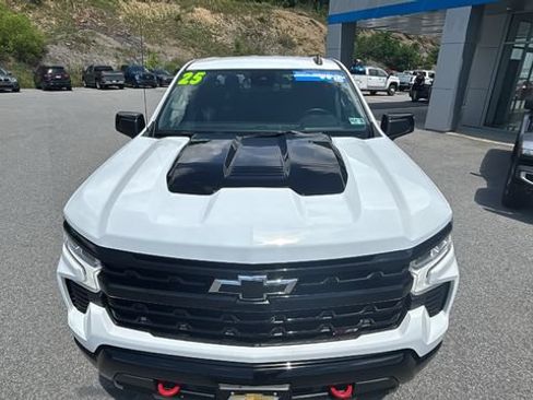 Used 2025 Chevrolet Silverado 1500 LT Trail Boss w/ Convenience Package II AWD/4WD image 10