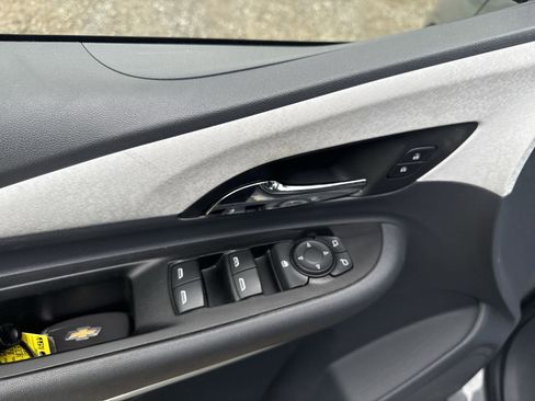 Used 2021 Chevrolet Bolt LT FWD image 16